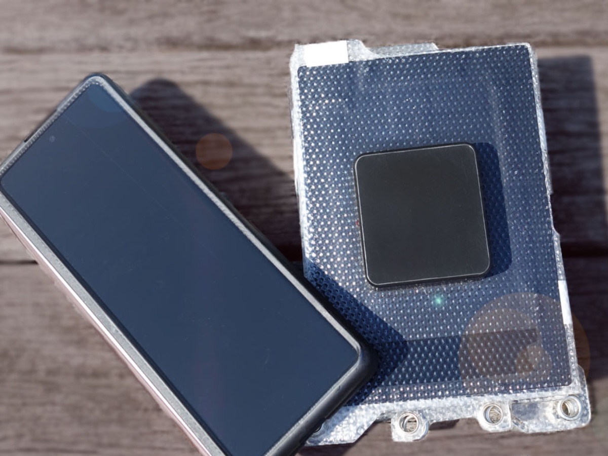 携帯折り畳みソーラーパネル スマホサイズの折りたたみ式ソーラーパネル - 家電 Watch