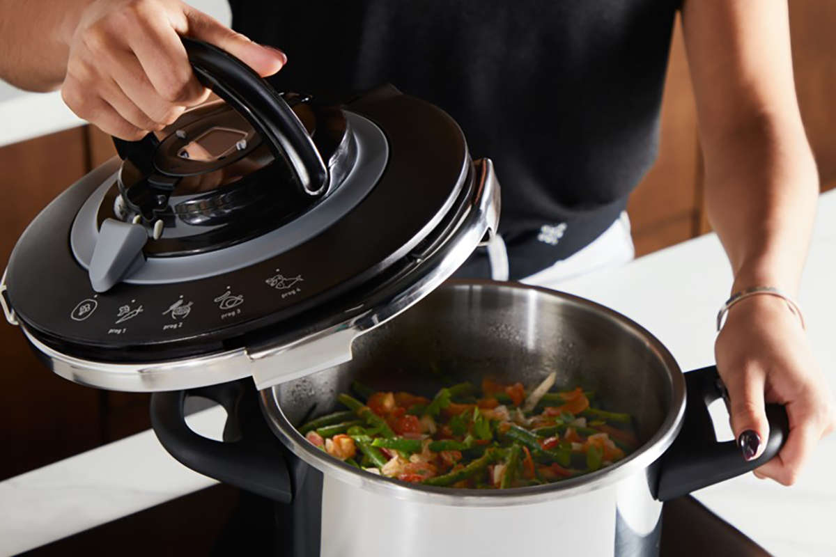 圧力鍋　キッチン　家電　黒　料理　簡単　人気　ティファール　美品　生活 圧力鍋 ティファール T-faL エクスペリエンス＋ 圧力なべ ih ガス 6l