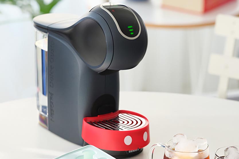 ミッキーがコーヒーメーカーに 夏仕様ドルチェ グスト - 家電 Watch