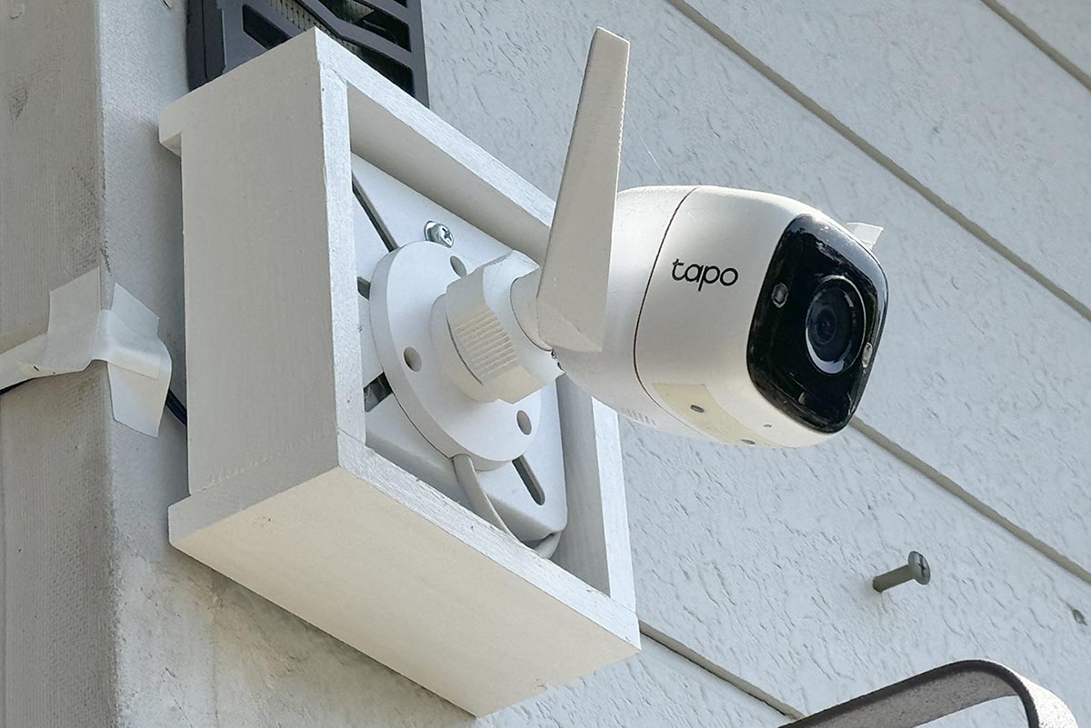 簡単設置のWi-Fiカメラで実家の防犯 ゆるい見守りにも【家電ミニ