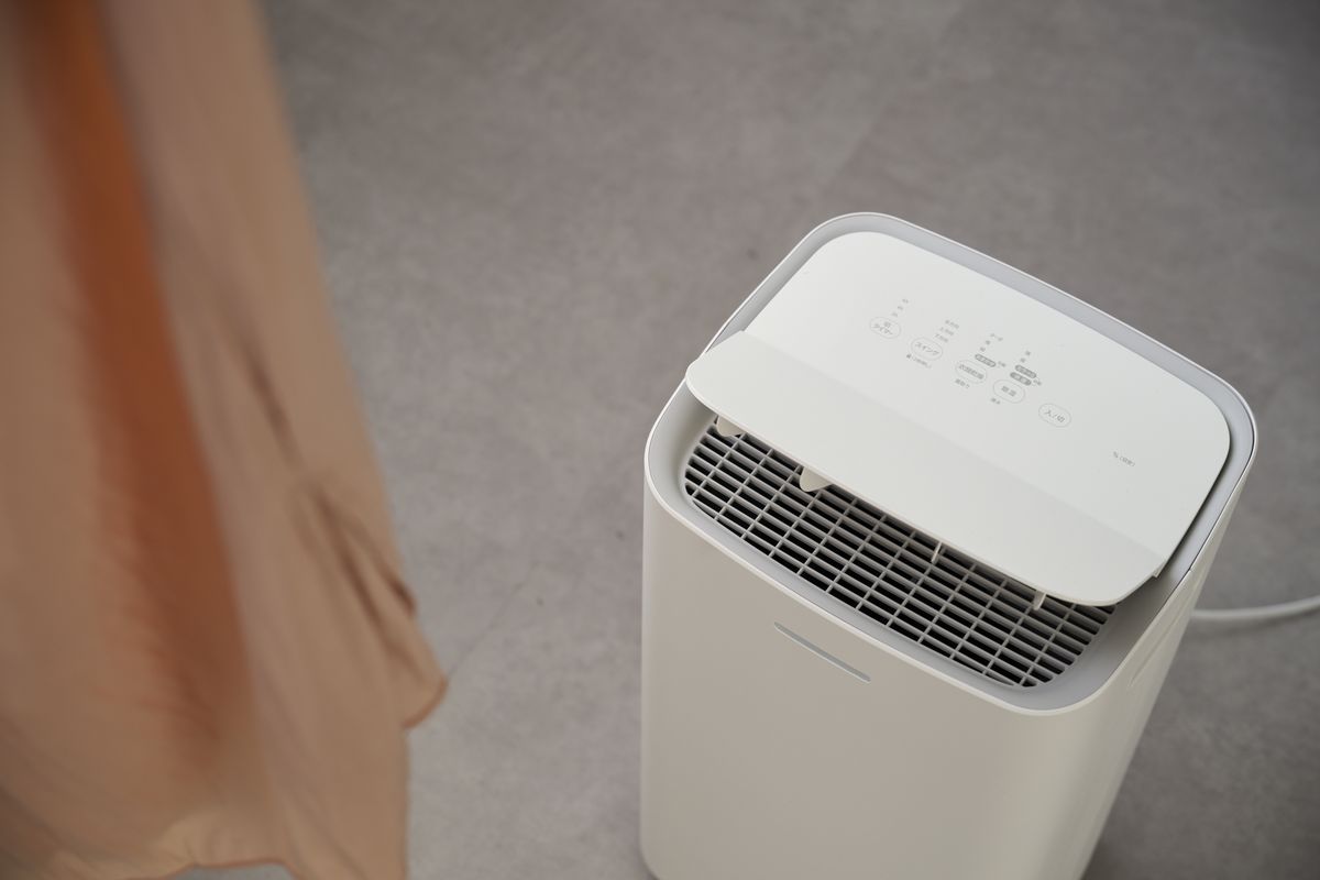 ホワイト スクエア型 置き型加湿器 シロカ、A4サイズの場所にも置ける除湿機 - 家電 Watch