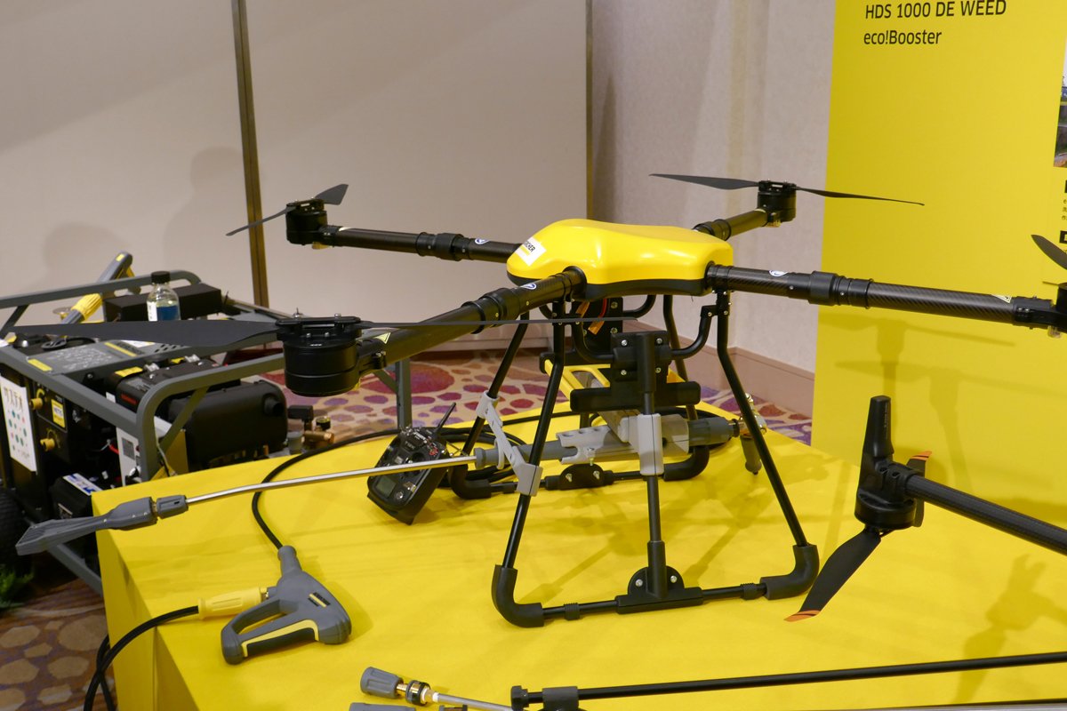 ケルヒャー「空飛ぶ高圧洗浄機」ドローンが人の代わりに危険な高所作業 