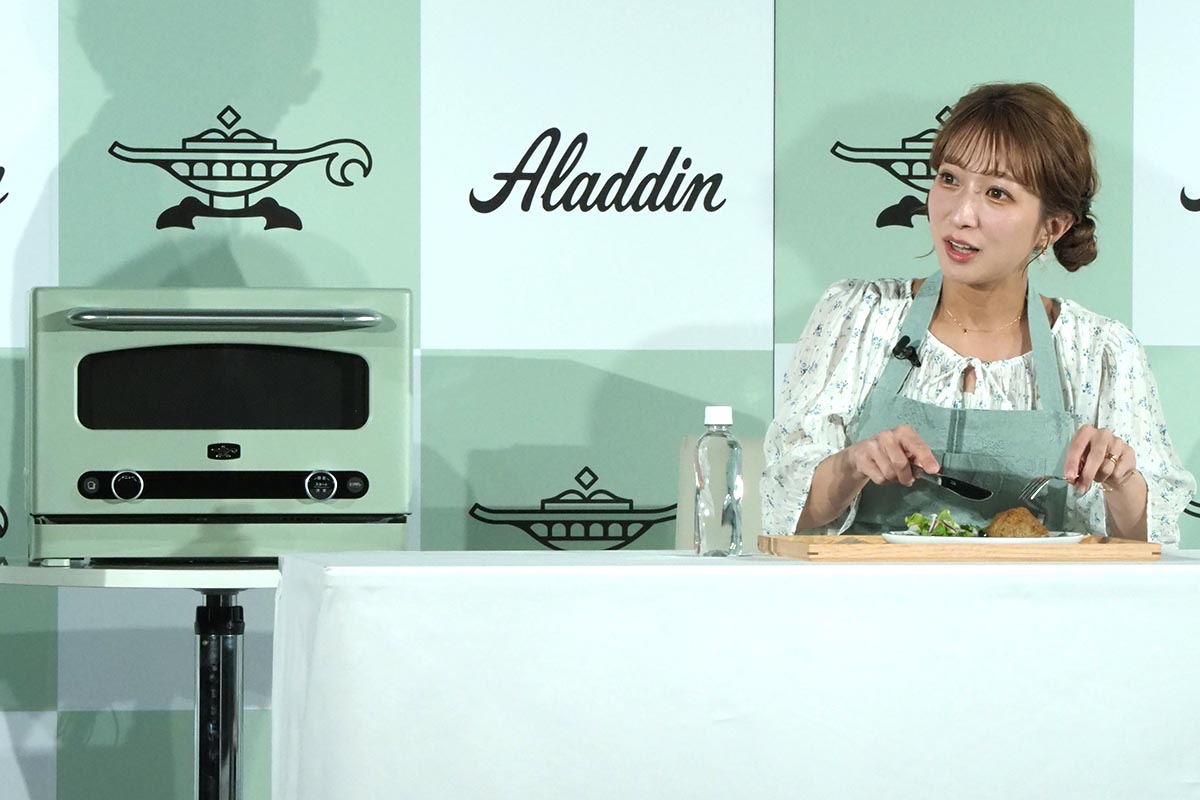アラジン初のオーブンレンジ。0.2秒発熱ヒーターとレンジで時短 - 家電