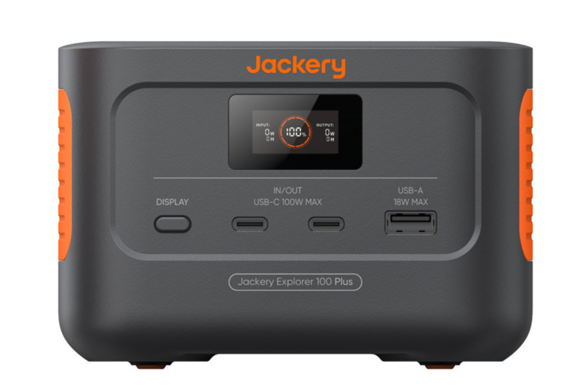 ドンキで買えるJackeryポタ電セット、手のひらサイズの本体とソーラー
