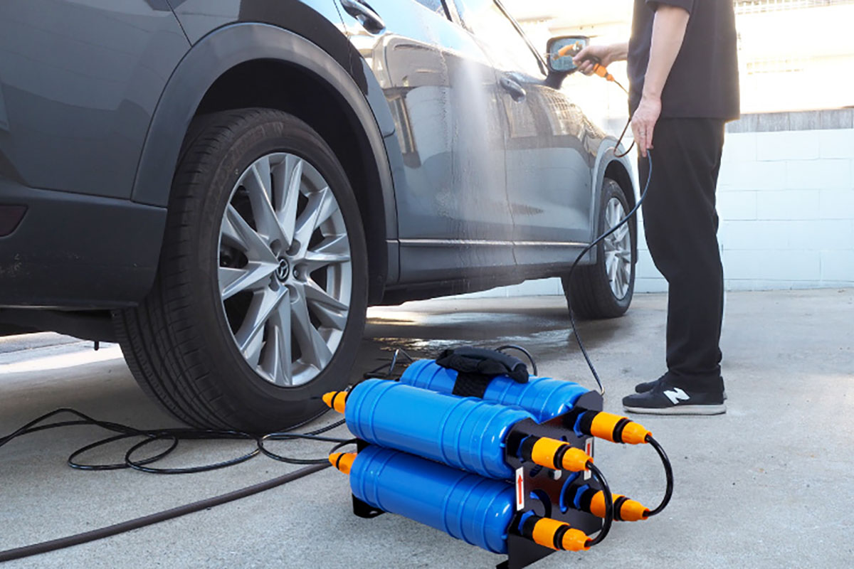 サンコー、洗車後の水シミなくす「純水器」愛車ピカピカに - 家電 Watch