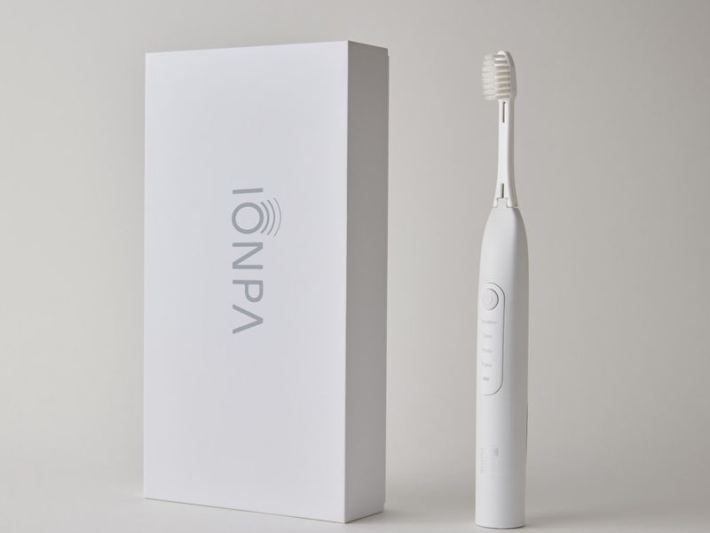 イオンの力と音波振動で汚れにアプローチする電動歯ブラシ - 家電 Watch