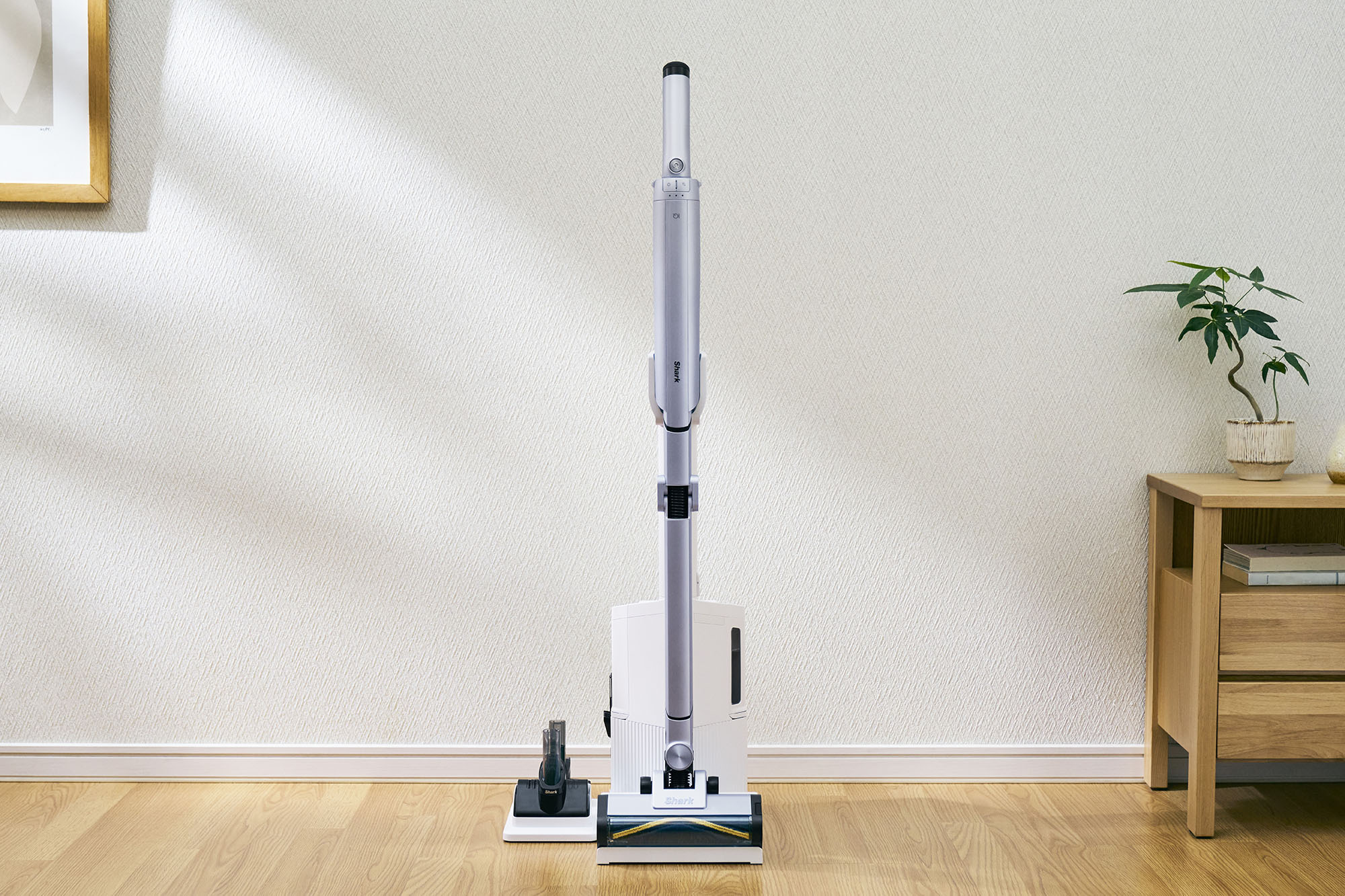 シャーク　掃除機　コードレス こんな掃除スタイル初めて！ “パイプが曲がる”Sharkのコードレス