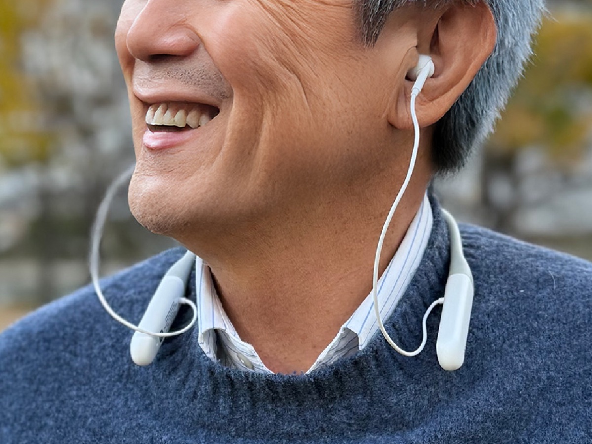 聞こえやすくする軟骨伝導式の首かけ集音器、cheero - 家電 Watch