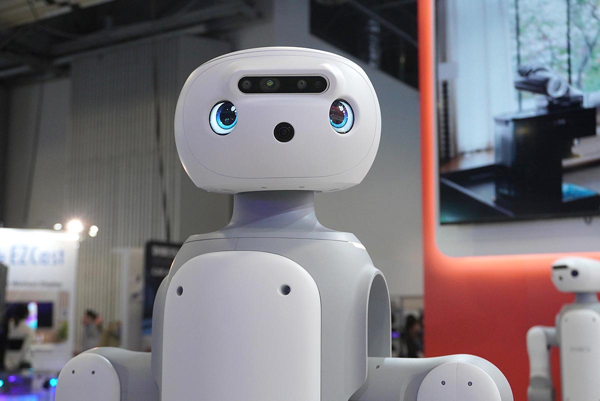 スイッチボット ロボット SwitchBot、今度は人型ロボット! 片付けなど「家事を学習」する