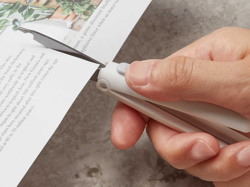 ピンセットにもなるコンパクトなハサミ、サンスター文具 - 家電 Watch