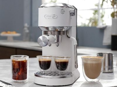 デロンギのエスプレッソ&カプチーノメーカー。ラテアート楽しめる