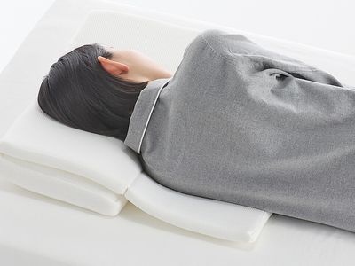 無印、高さ調節できる枕と横向き寝ラクな枕 - 家電 Watch