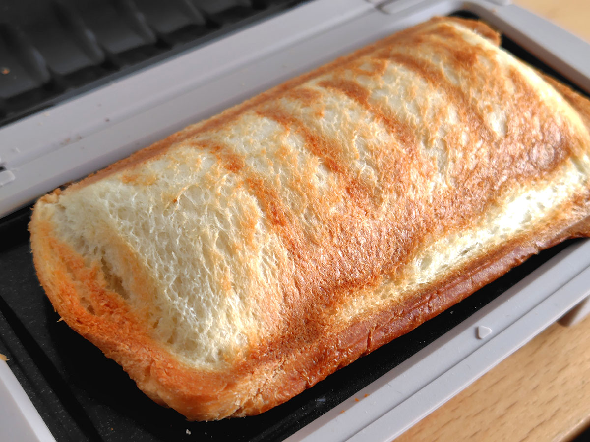 ニトリのレンジホットサンドメーカーが朝食作りに活躍【ミニレビュー