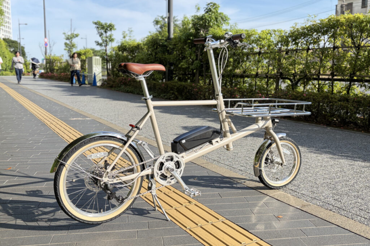 モトベロ、TOKYOBIKEのカーゴe-bike取り扱い開始 全色展示＆試乗