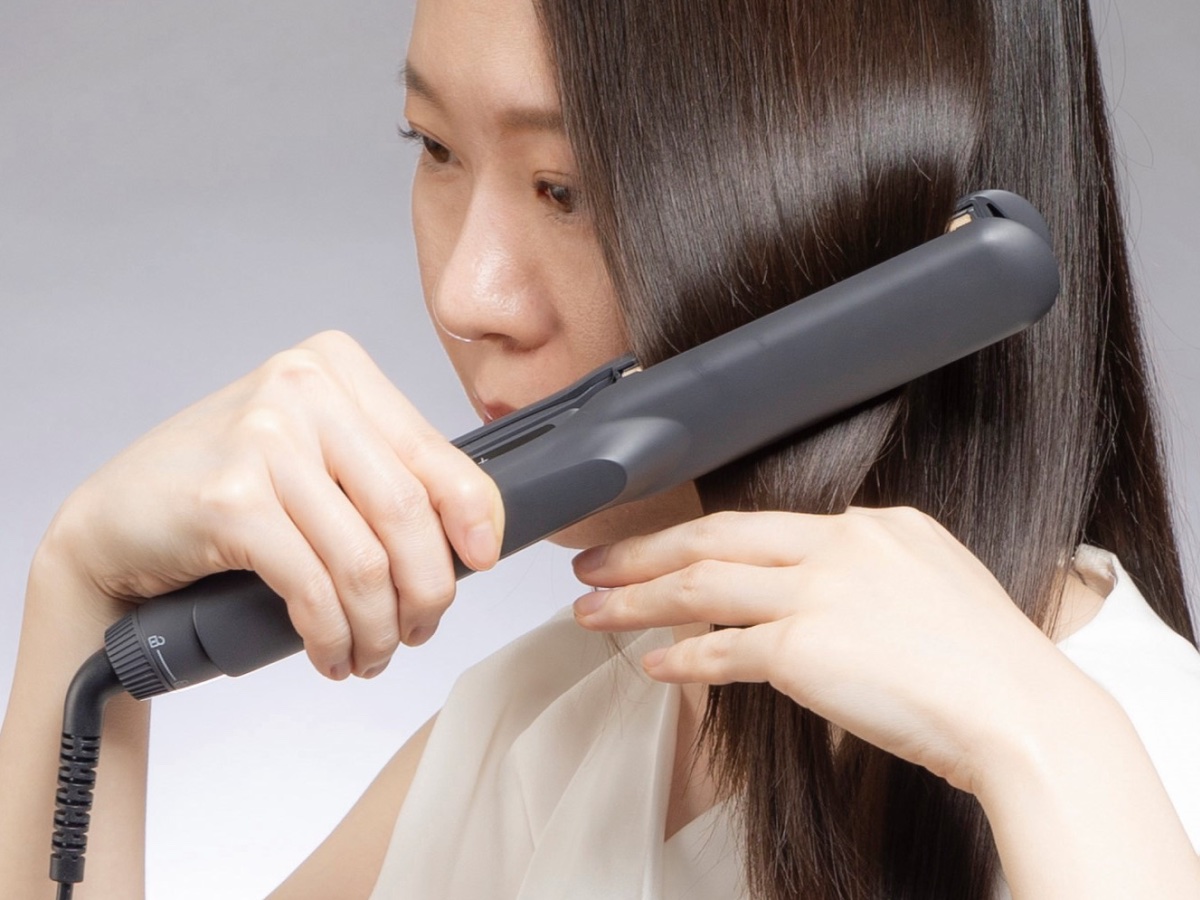ニトリ、絹のような髪に仕上がるヘアアイロン - 家電 Watch