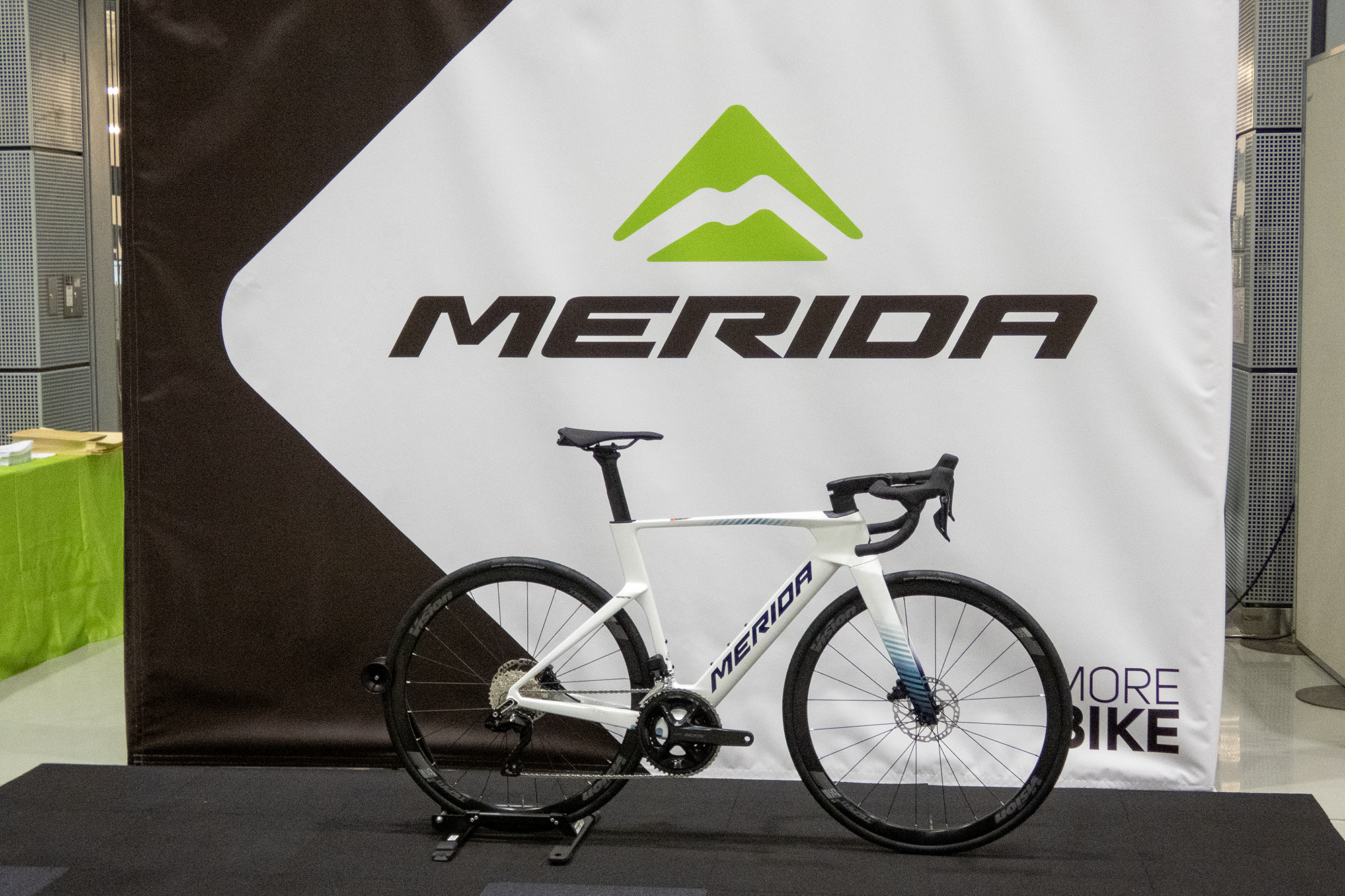 メリダのロードバイクなど2027年モデル発表 e-bikeは6車種継続 - 家電